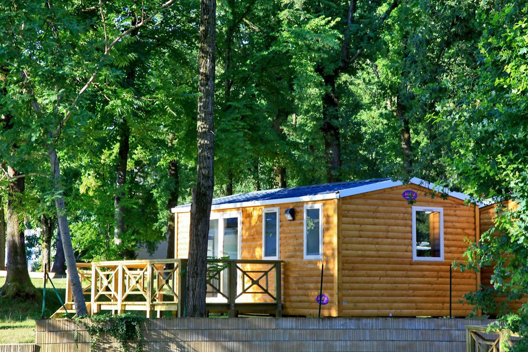 Albirondack Camping Lodge & Spa Εξωτερικό φωτογραφία
